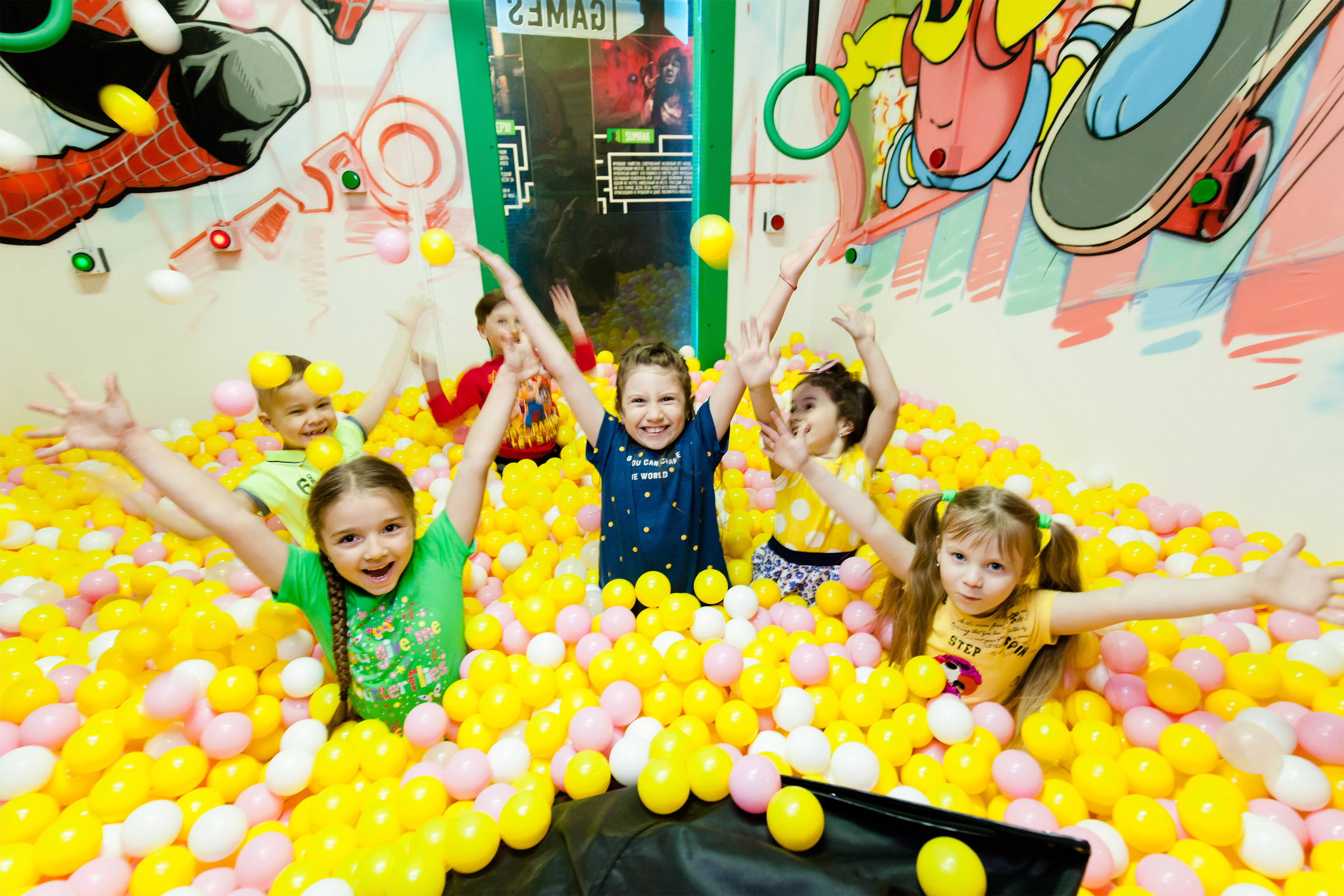 Развлечений находится. Развлекательный центр для детей и взрослых. Игровой центр EXITGAMES. Игровой центр для детей в Москве. Шоу детский развлекательный центр.